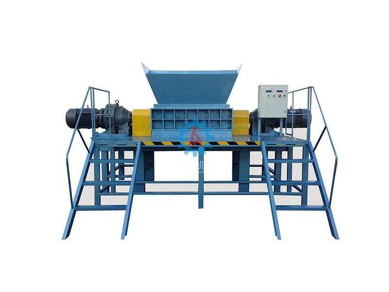 1000型雙軸撕碎機(jī).jpg 1000型雙軸撕碎機(jī).jpg